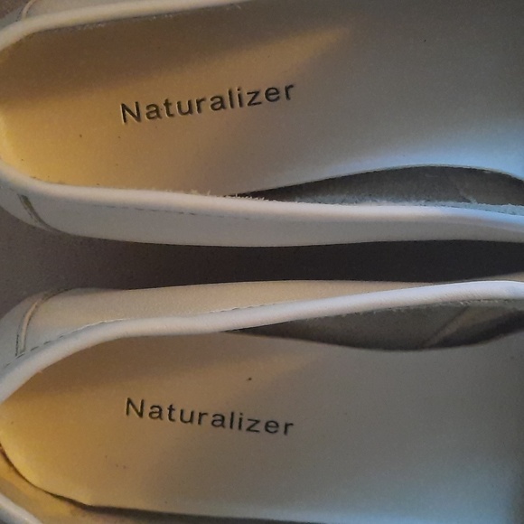 Naturalizer leather loafer euc 8 - Picture 2 of 4